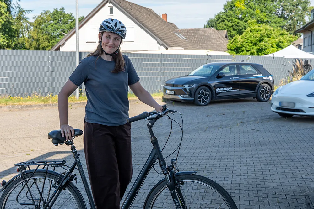 Mitarbeiterin mit ihrem BusinessBike